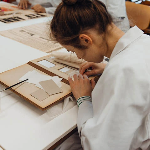 Opleiding restauratievakman van papier - Syntra West