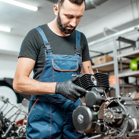 Opleidingen mecanicien voor bromfiets - Syntra West