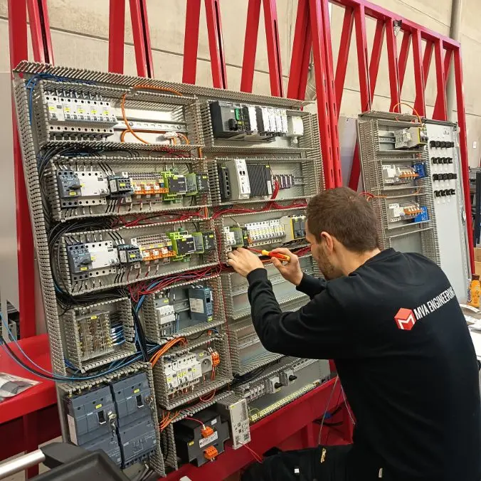 Tom Michiels aan het werk als onderhoudsmonteur